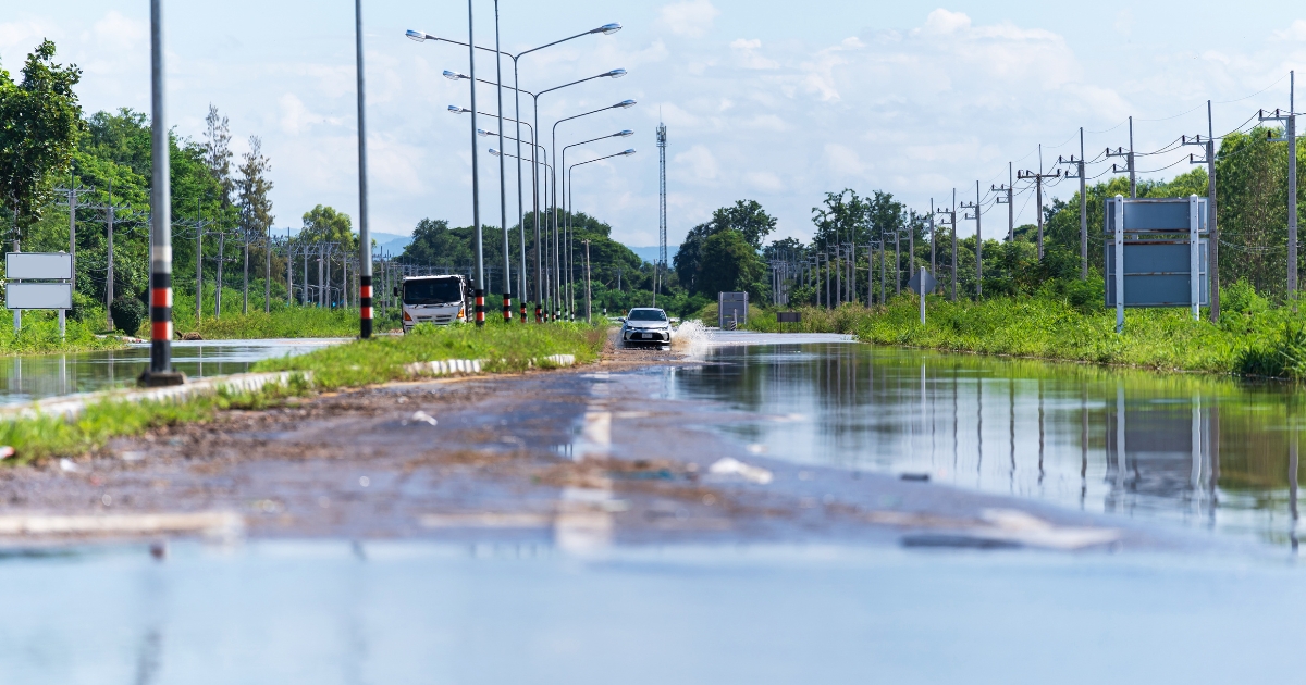 Rebecca Innes Consulting - Blog - Disaster-Resilient Community - flooded street